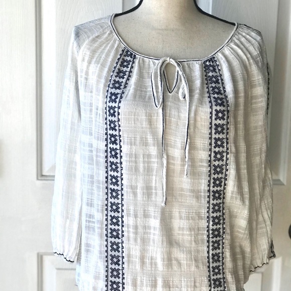 Boho Embroidered Top - Juniors M - Picture 2 of 7